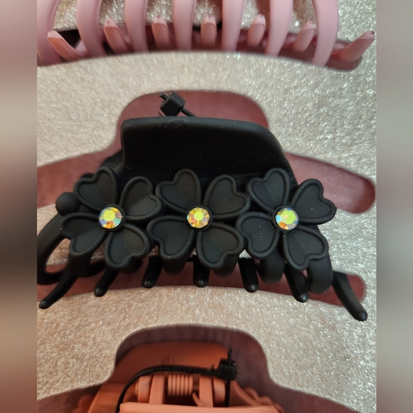 Trio Hair Clips Rubberized - Picture 3 of 4